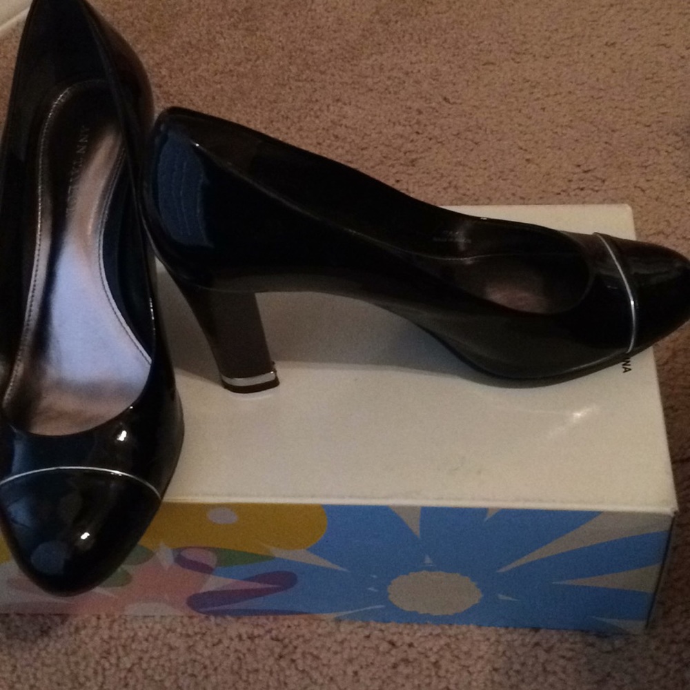 Ann Taylor 6M brand new heels